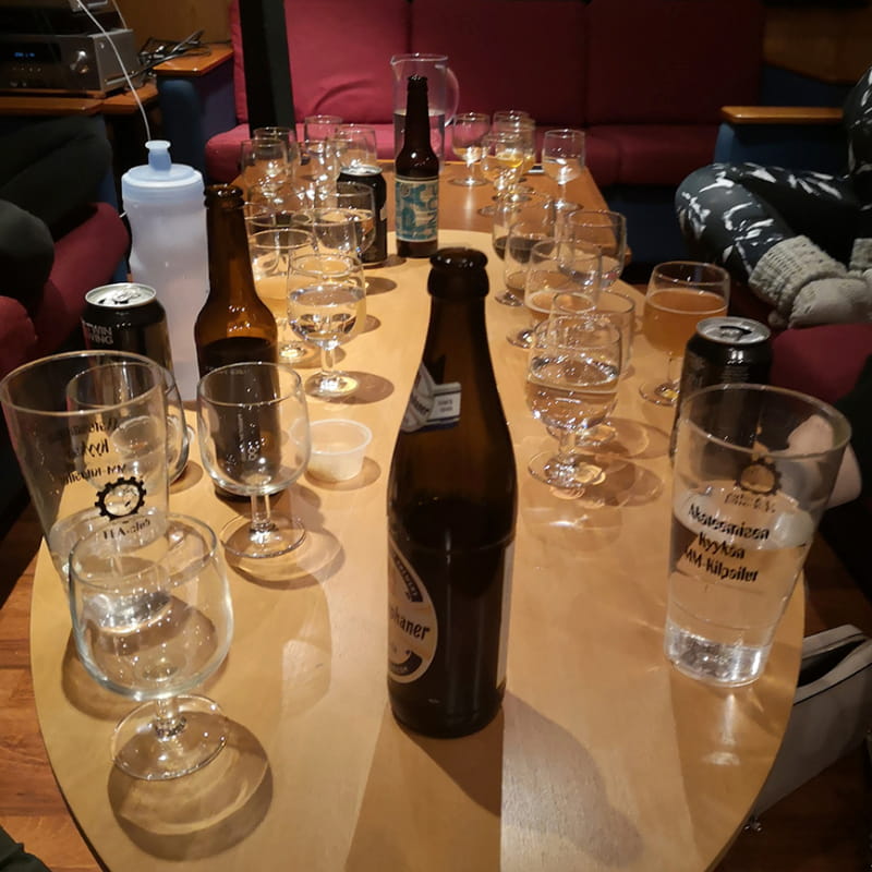 Oluttasting Kauppakadulla.